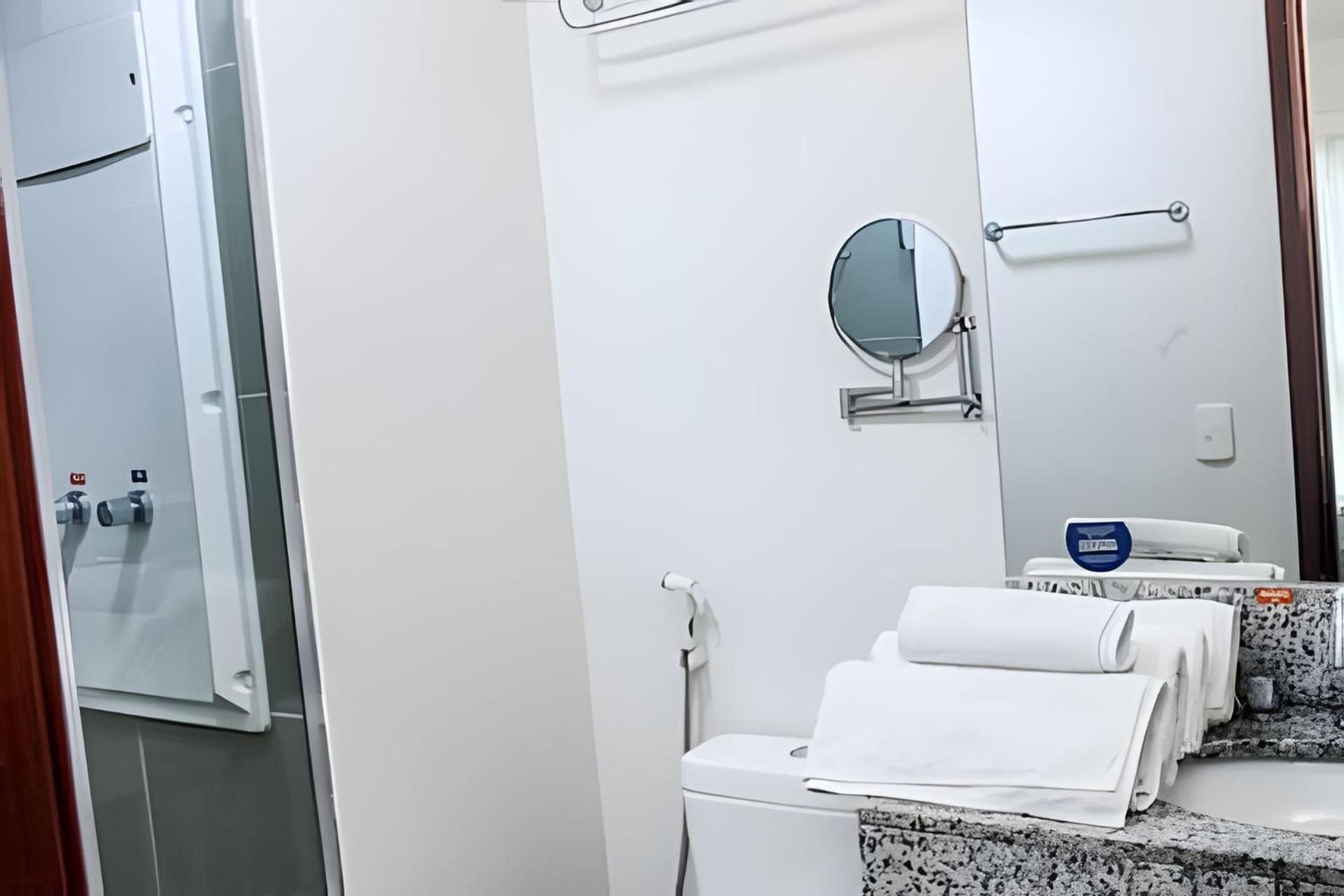 Apartamento Flat Vpm - Cozinha, Varanda, Ar Cond, Estacionamento, Cama Queen, Vista Incrivel, 400mb Wi-fi, Tv Smart, Servicos De Streaming, Ducha Forte, Proximo A Barra Da Tijuca E Recreio, 10min De Carro Da