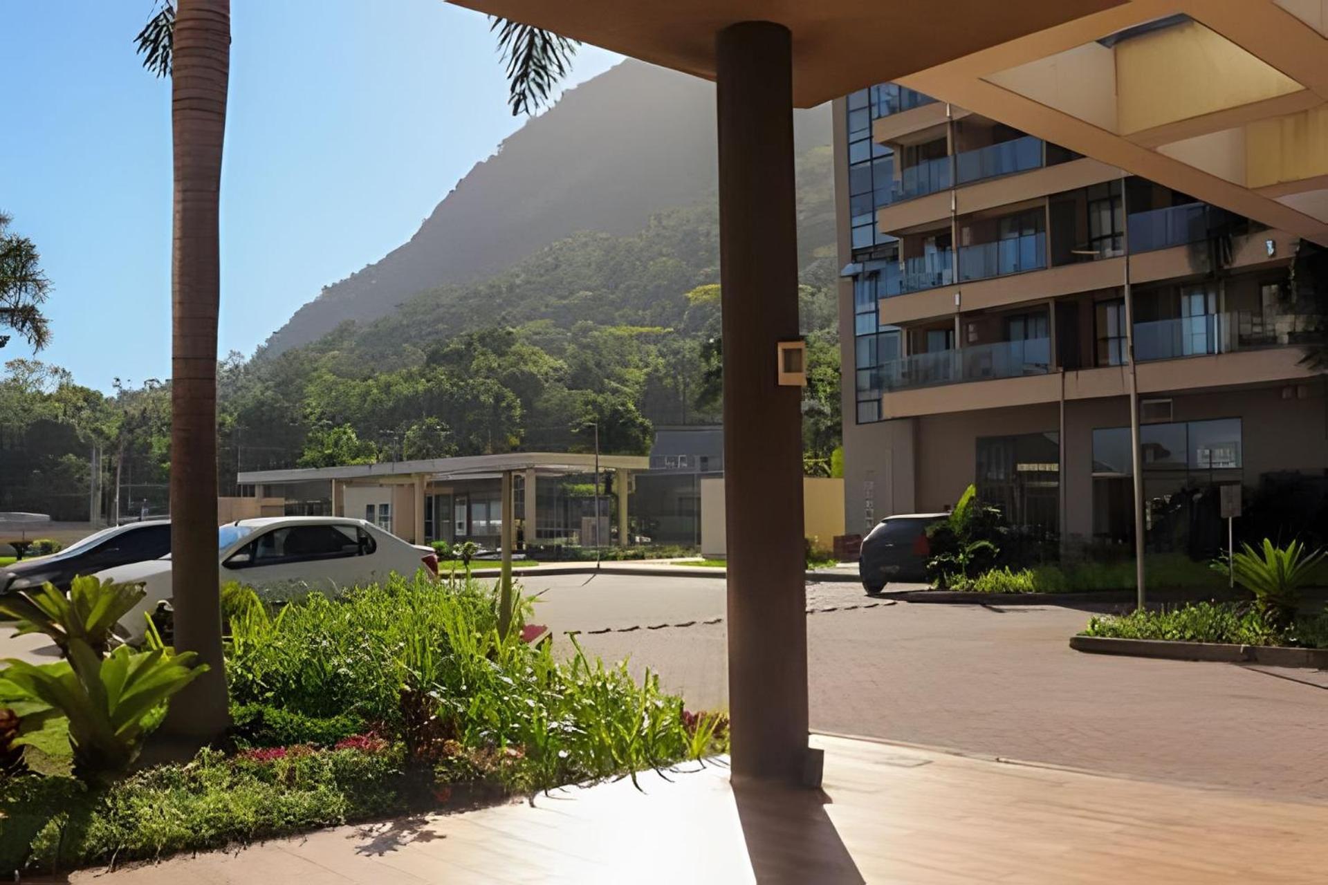 Flat Vpm - Cozinha, Varanda, Ar Cond, Estacionamento, Cama Queen, Vista Incrivel, 400mb Wi-fi, Tv Smart, Servicos De Streaming, Ducha Forte, Proximo A Barra Da Tijuca E Recreio, 10min De Carro Da Río de Janeiro